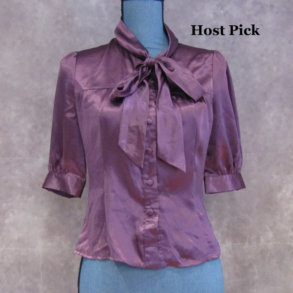 ⚜HP⚜NEW LF Traffic People Satin Blouse Size S